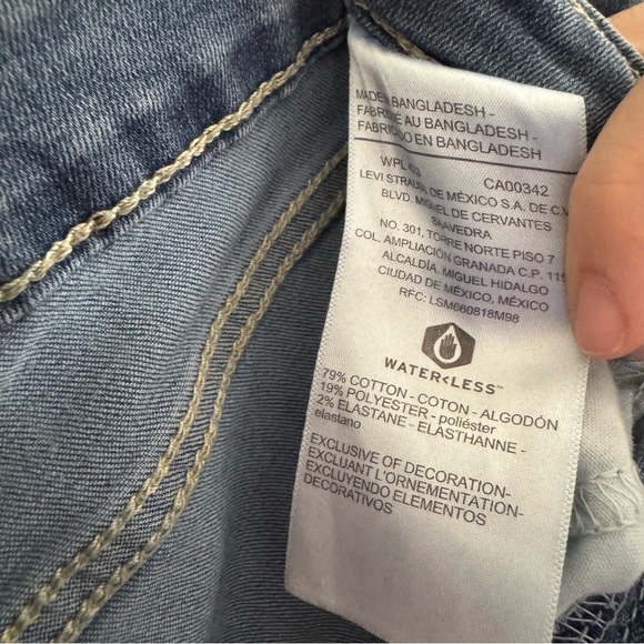 Levi’s Mid Rise Skinny Jeans Distressed Denizen Crop Short Sz 14 Light/med Wash - Picture 8 of 13